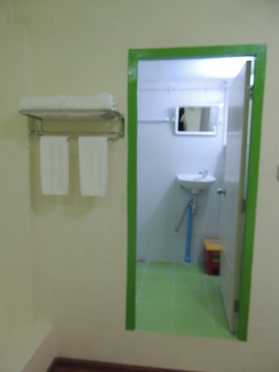 양곤 로터스 비앤비 B&B 객실 사진