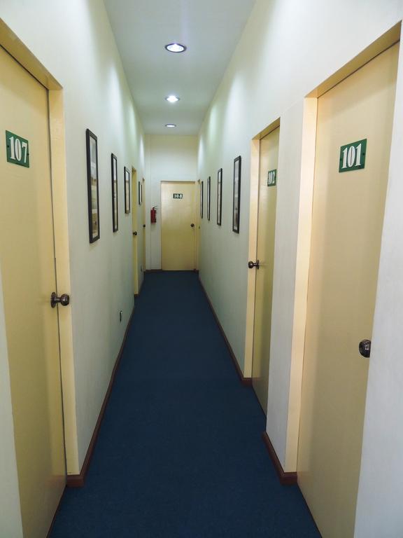 양곤 로터스 비앤비 B&B 외부 사진