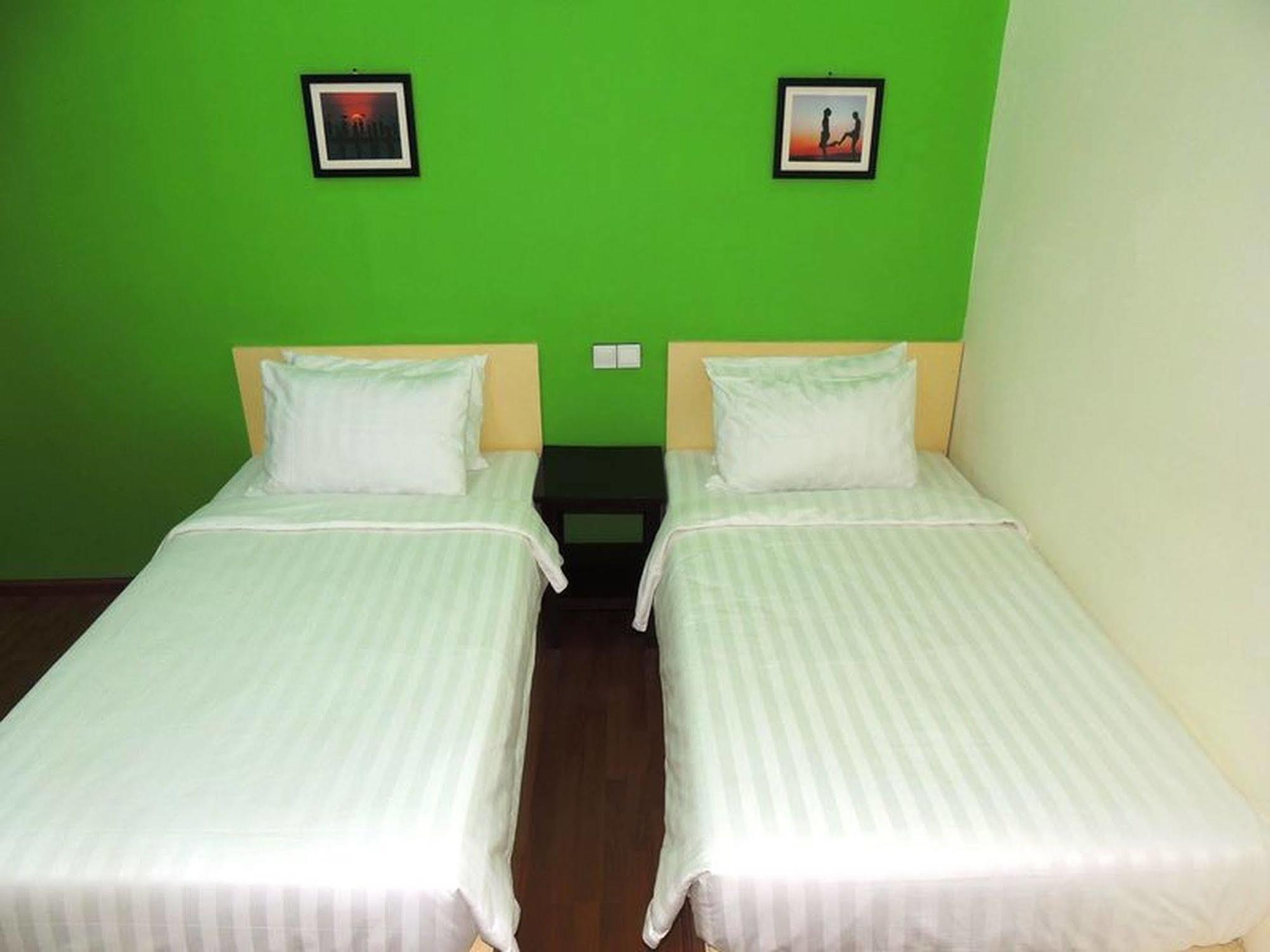 양곤 로터스 비앤비 B&B 외부 사진