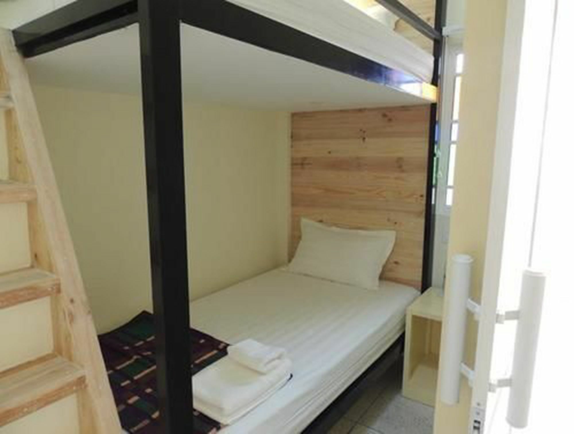 양곤 로터스 비앤비 B&B 외부 사진