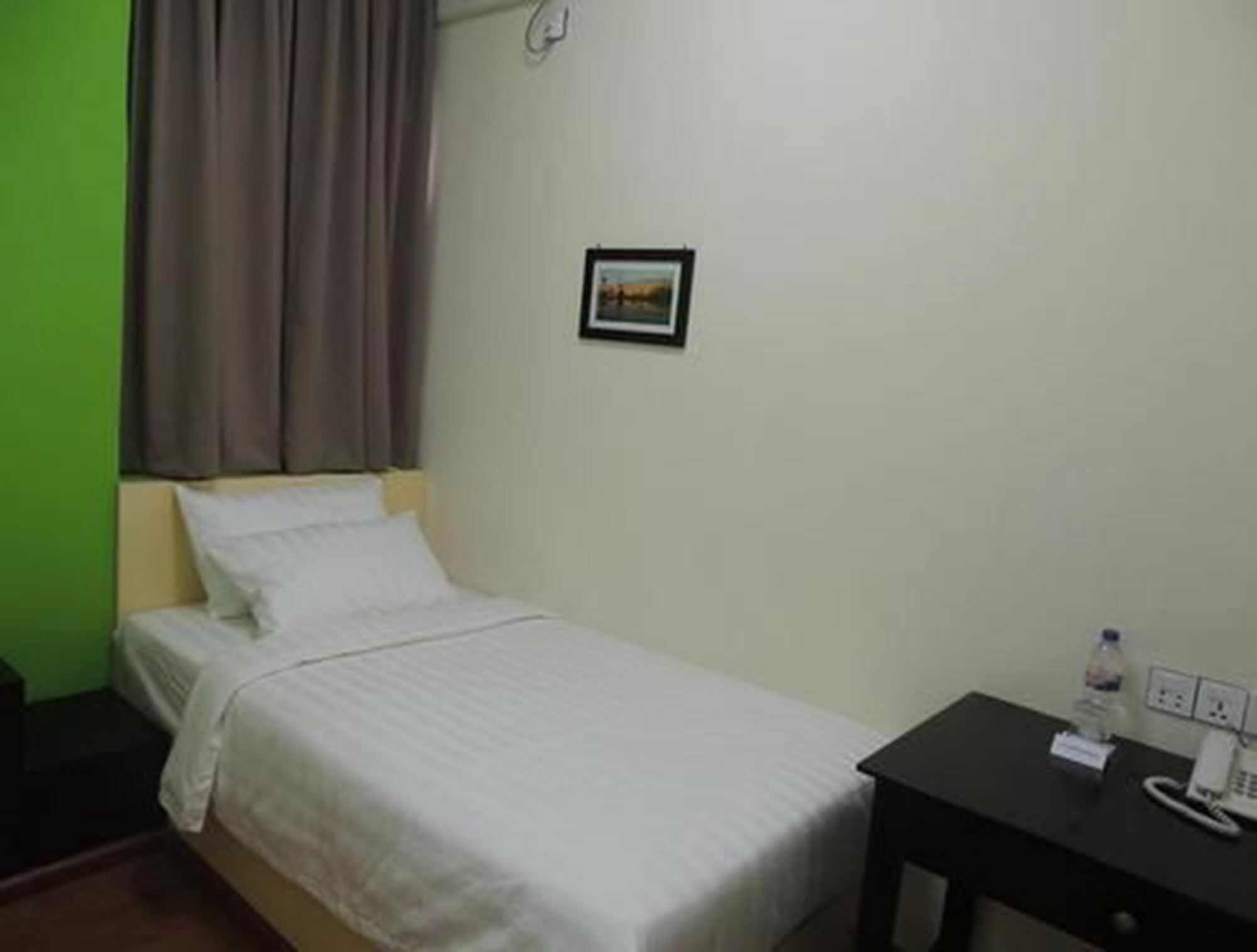 양곤 로터스 비앤비 B&B 외부 사진