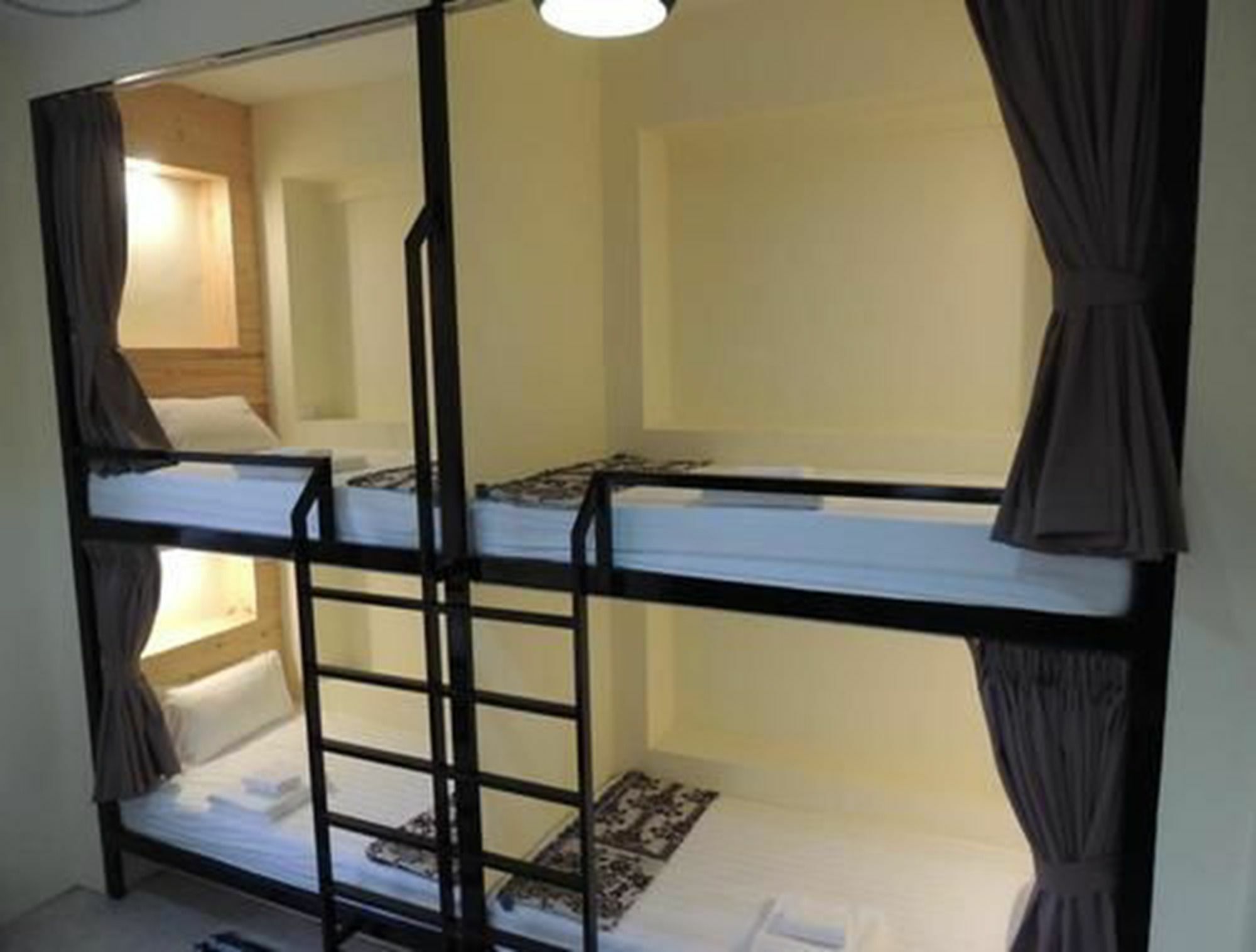 양곤 로터스 비앤비 B&B 외부 사진