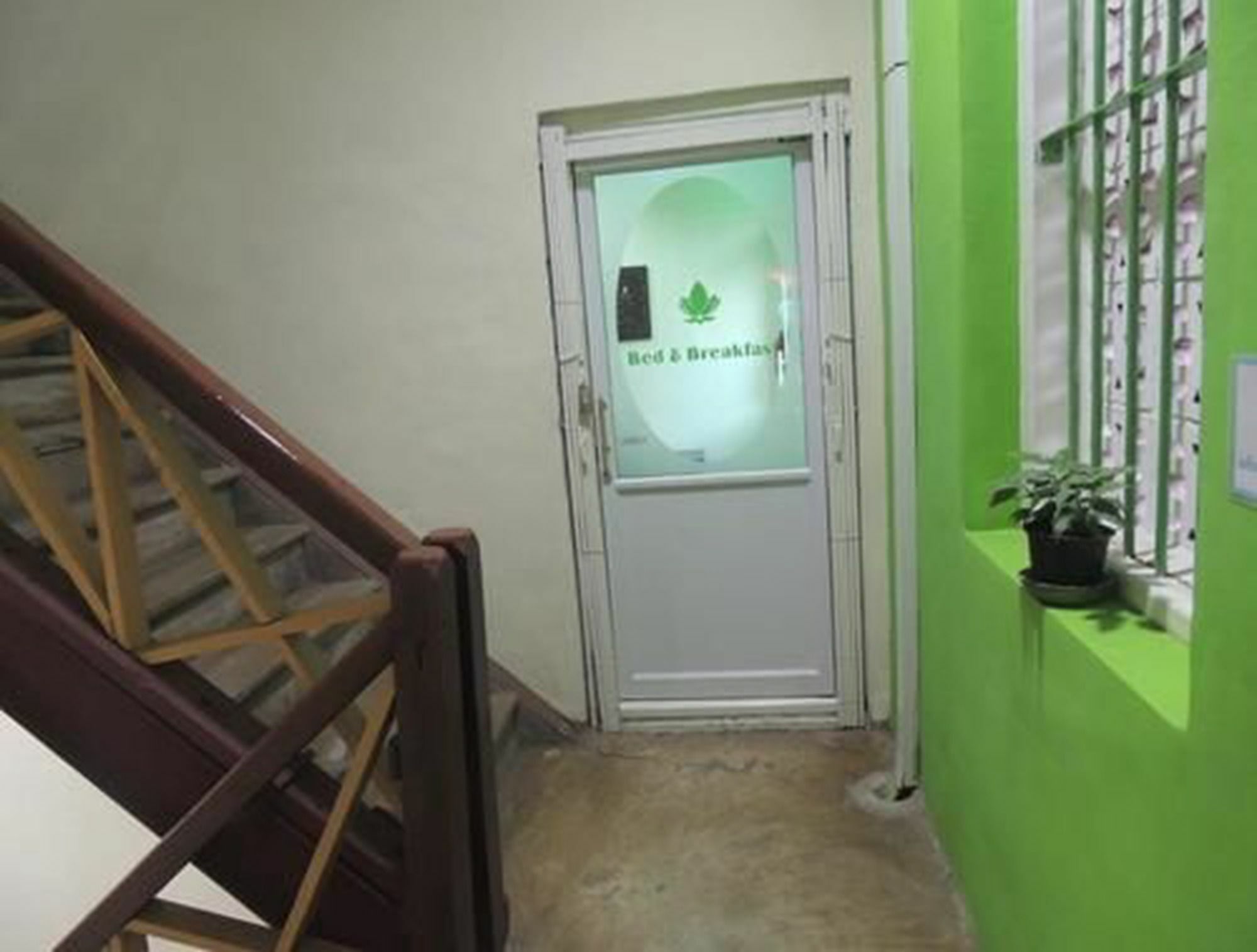 양곤 로터스 비앤비 B&B 외부 사진